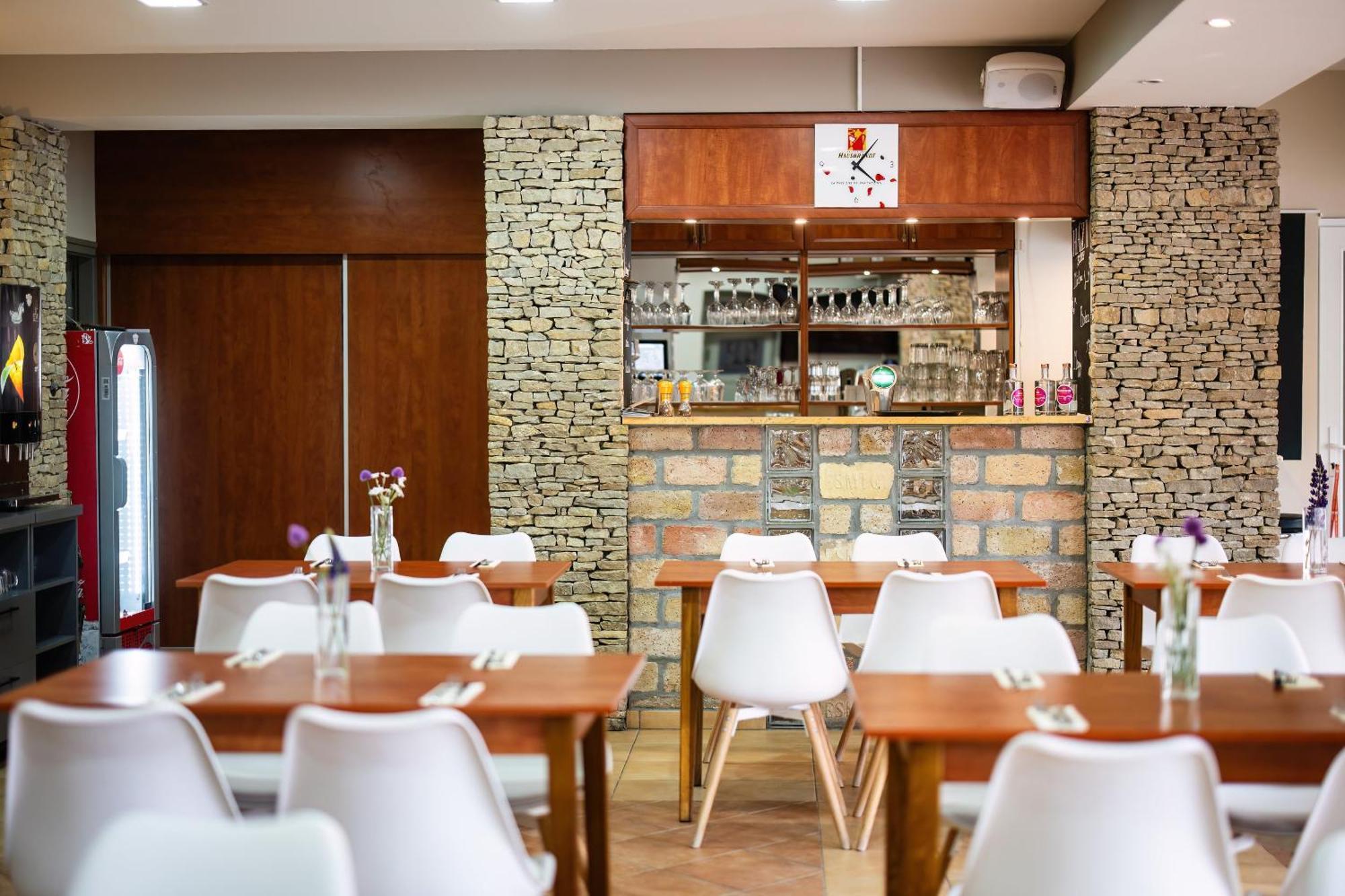 Pelso Panzio Bed & Breakfast Balatonmariafurdo Exterior photo